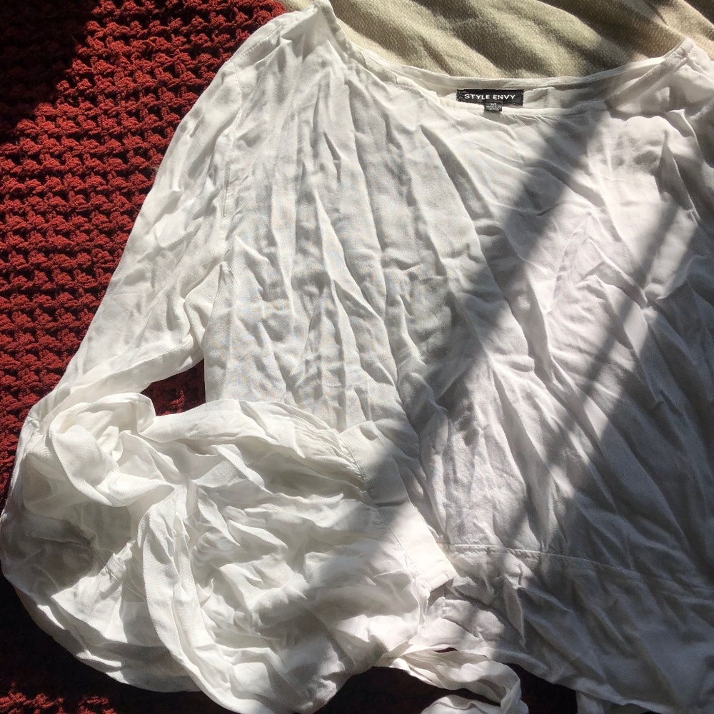 Back tie and bell sleeve blouse